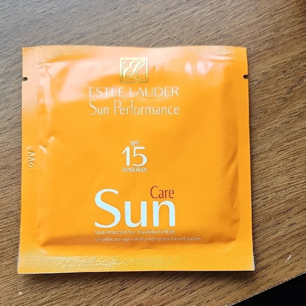 NIB Estee Lauder Sun Performance Sun Care Towelettes SPF 15 10 Individually Seal